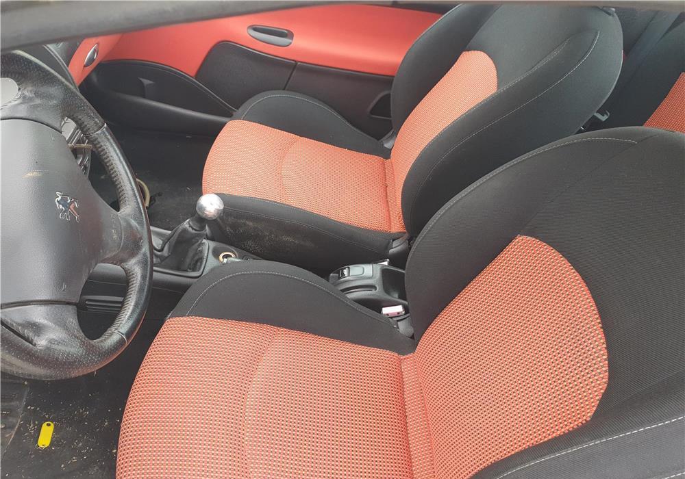 Dezmembrez Peugeot 206cc 2.0 benzina+orice piesa