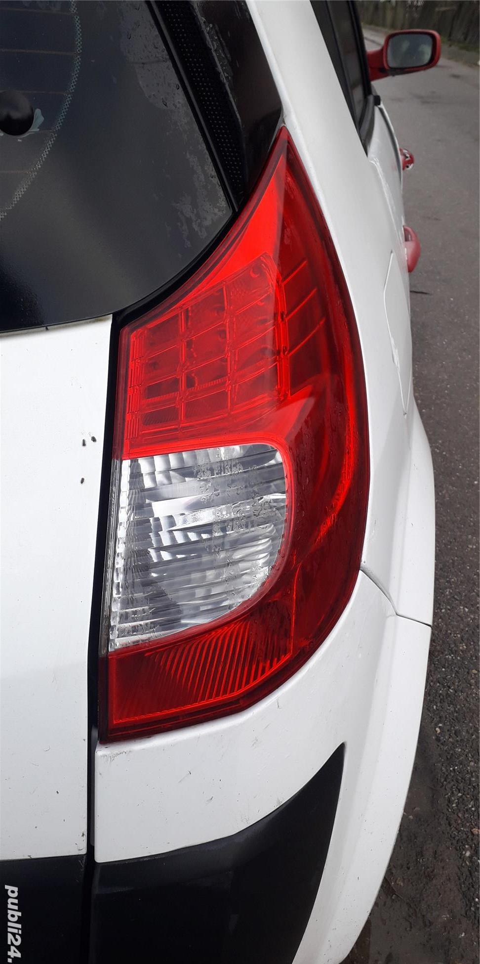 Dezmembrez renault scenic 2007