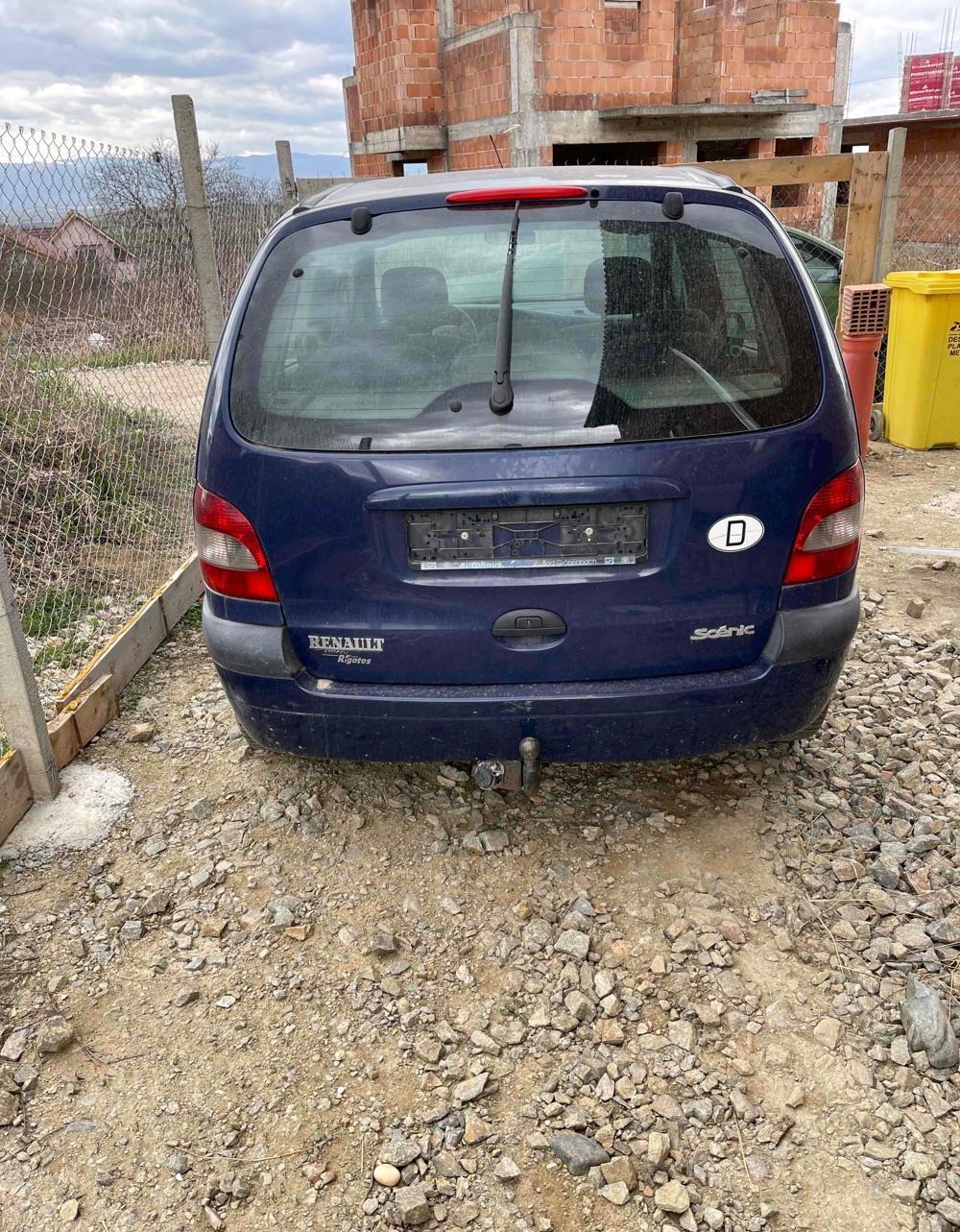 Dezmembrez Renault Scenic anul 2000