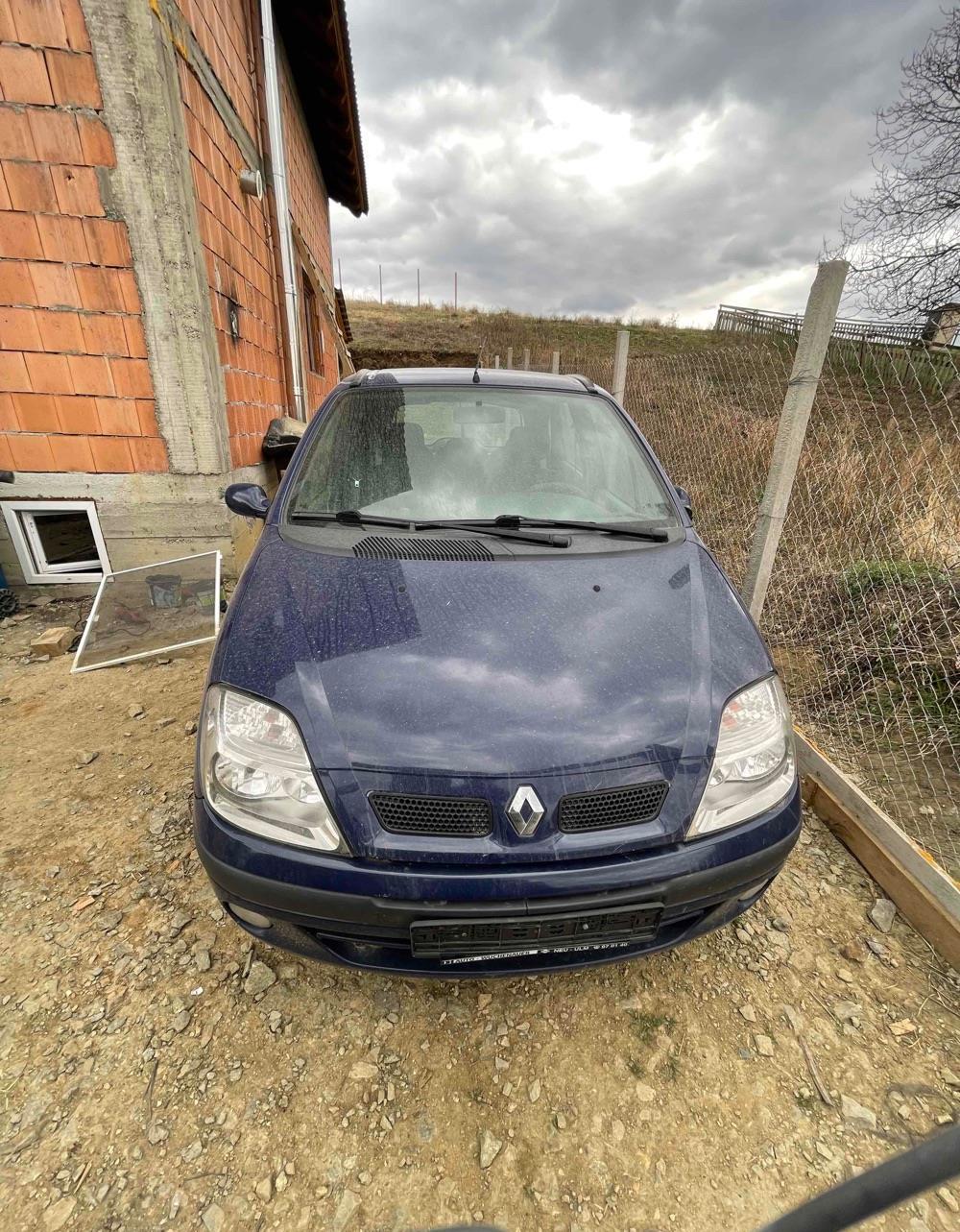 Dezmembrez Renault Scenic anul 2000