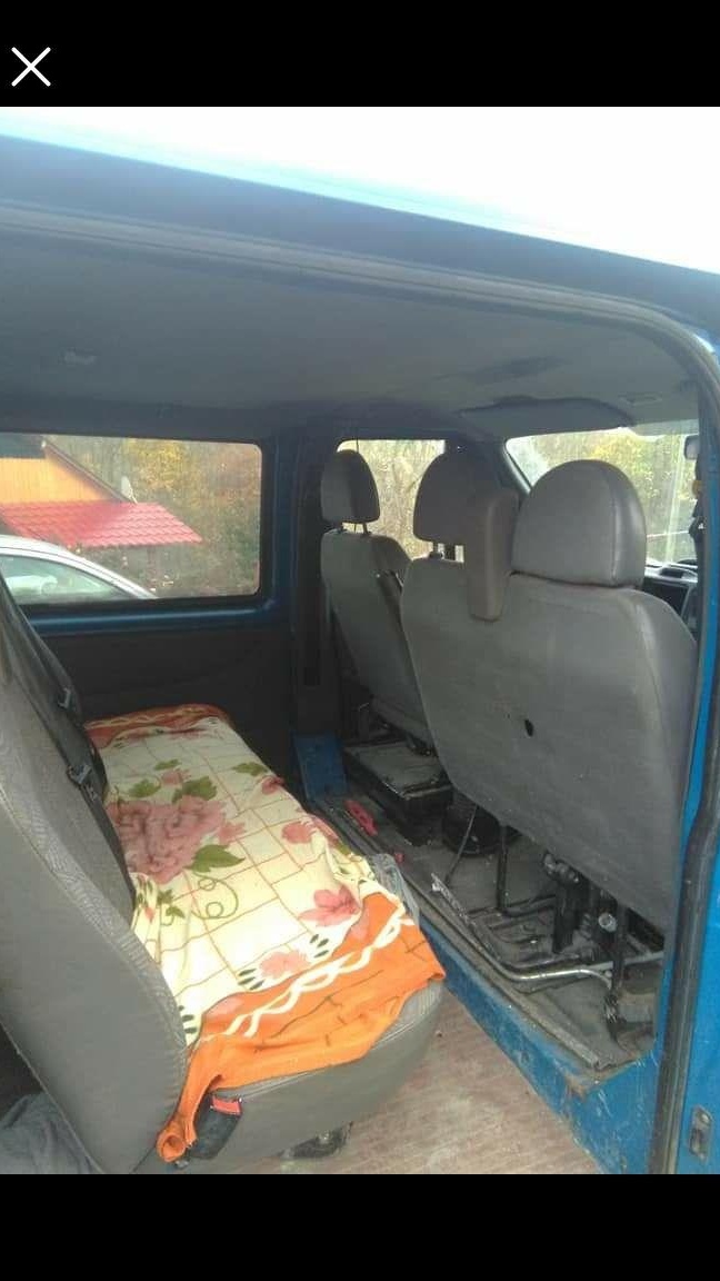 Dezmembrez  sau vînd  ford tranzit din 2006