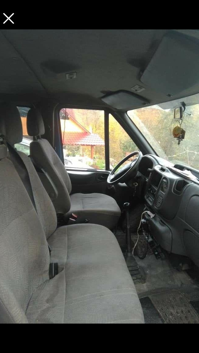 Dezmembrez  sau vînd  ford tranzit din 2006