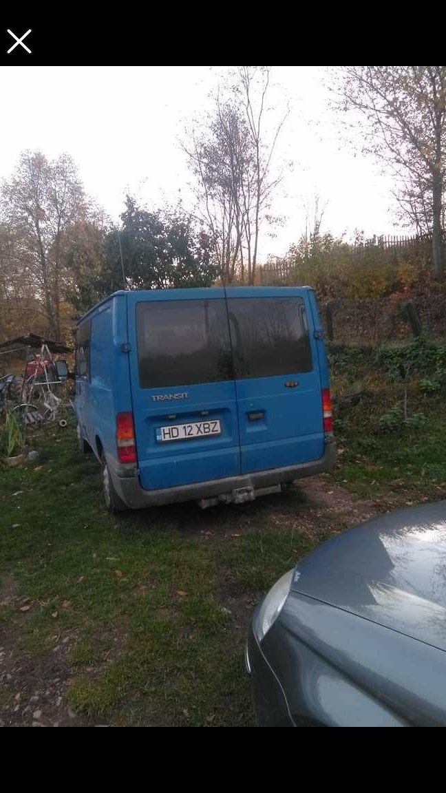 Dezmembrez  sau vînd  ford tranzit din 2006