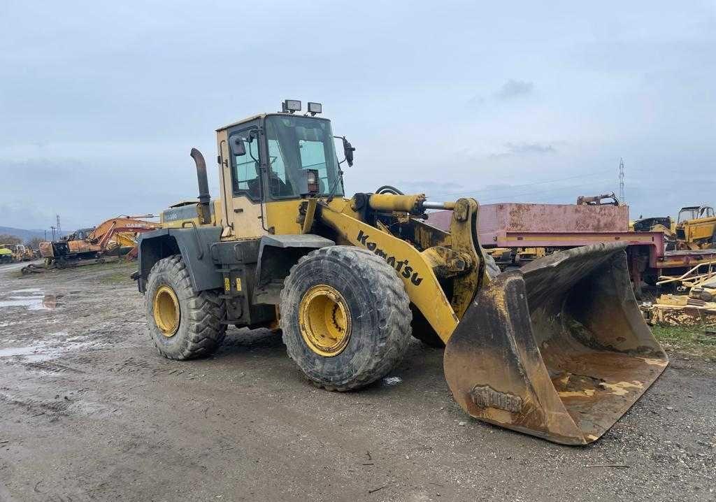Dezmembrez vola Komatsu WA 380