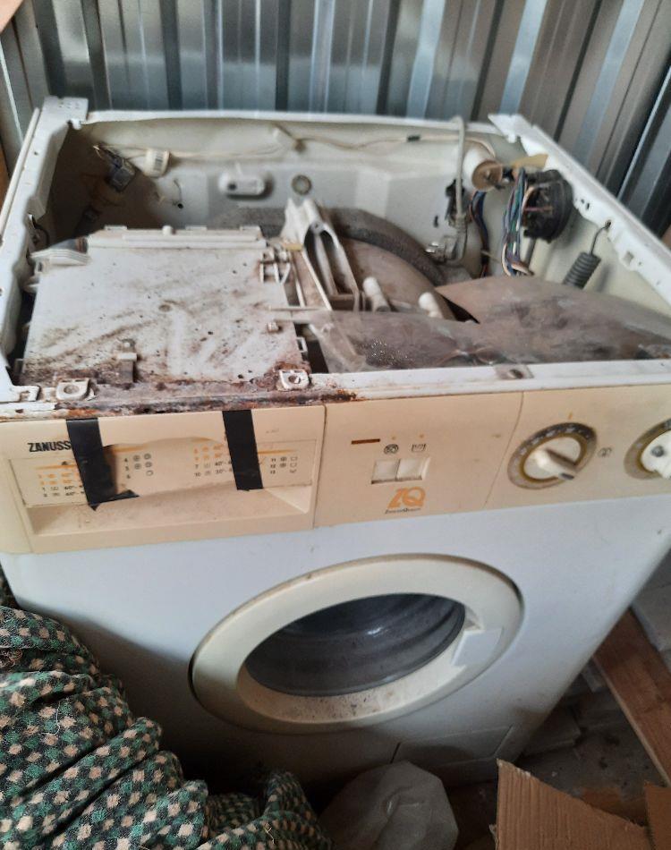 Dezmembrez,masina de spalat Zanussi,Model FLS 412,pt piese
