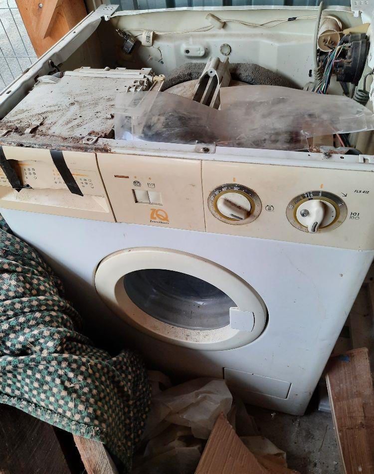 Dezmembrez,masina de spalat Zanussi,Model FLS 412,pt piese