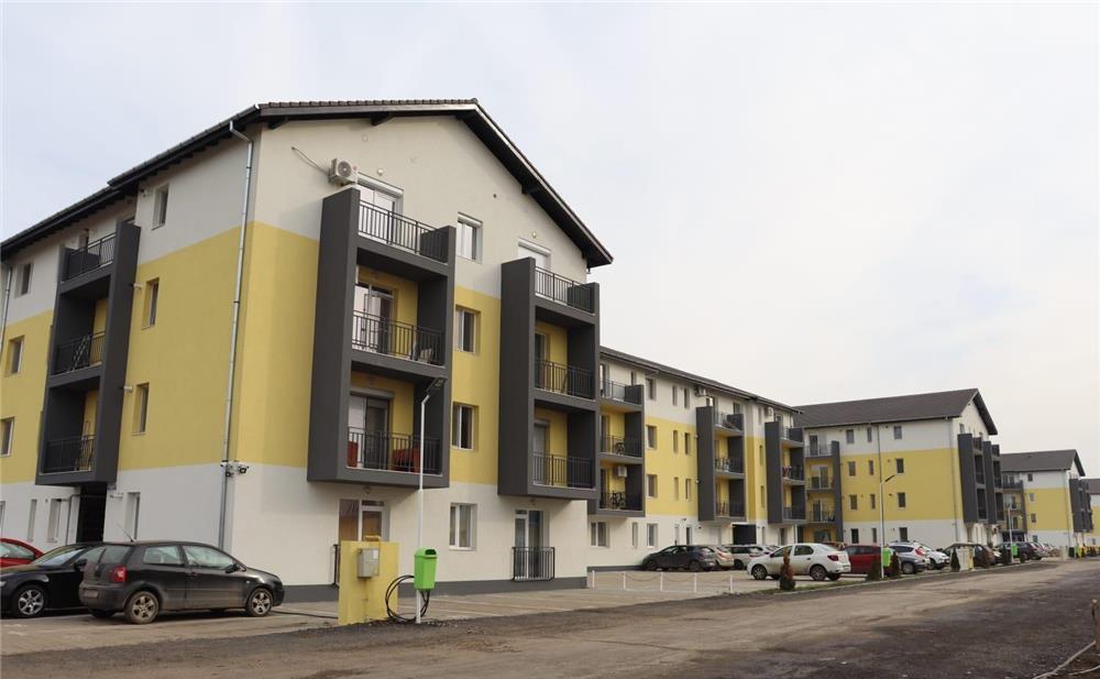 DEZVOLTATOR IMOBILIAR, 1 CAMERA-DECOMANDAT, LOC DE PARCARE INCLUS!!