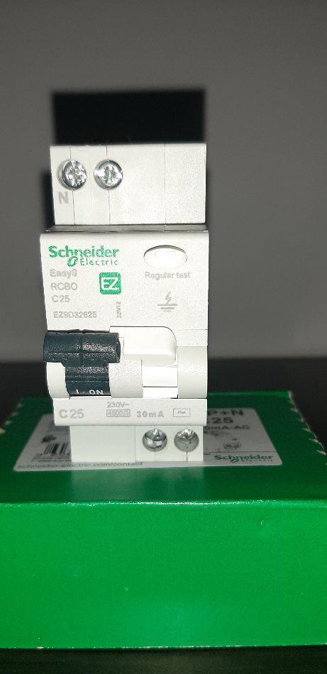 Dinjunctor Schneider 25A