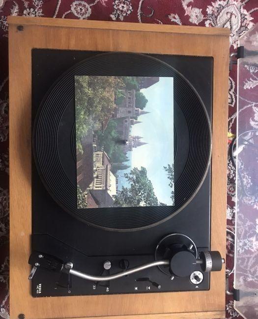 Discuri vinil și discuri cărți poștale