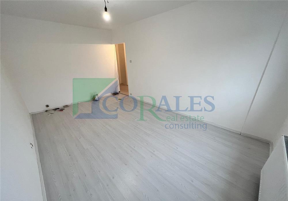 Disponibil imediat, decomandat, renovat.