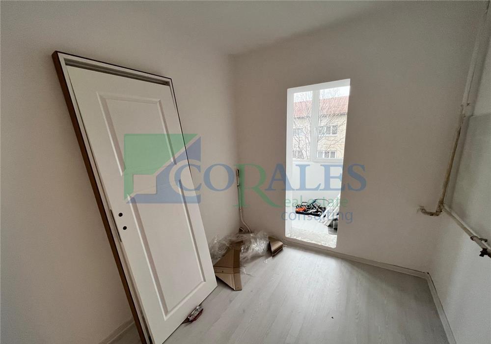 Disponibil imediat, decomandat, renovat.