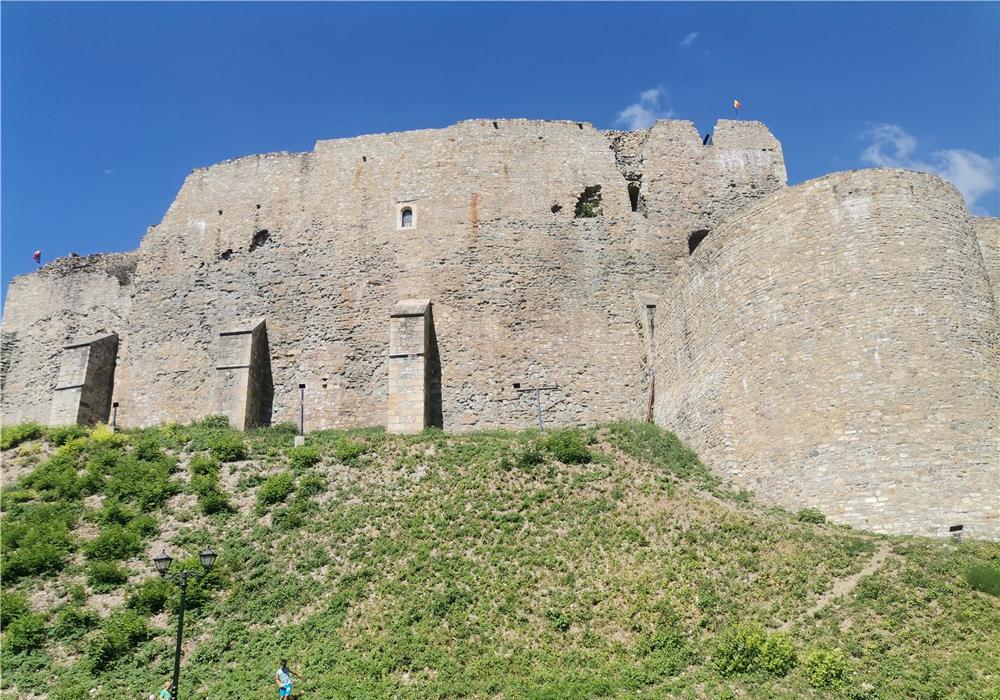 Disponibil pentru Doamne și Domnișoare doar aventuri