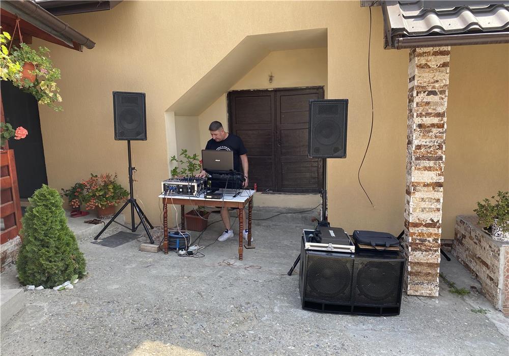 DJ nunți, cununii, botezuri,zile onomastice, majorate..etc