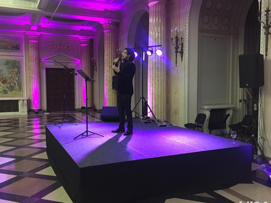Dj, sonorizare, artisti, schela lumini, fum greu, foto video, scena, lumini arhitecturale, ursitoare