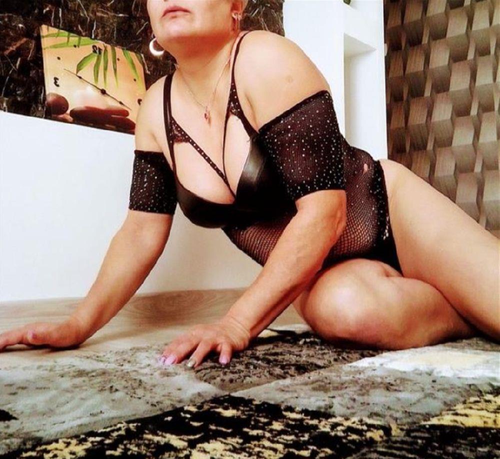 Doamna matura ,41ani