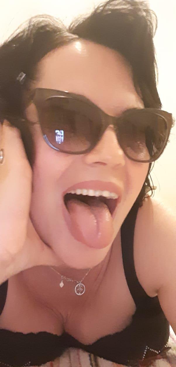 Doamna matura sexi si pasionala !!!
