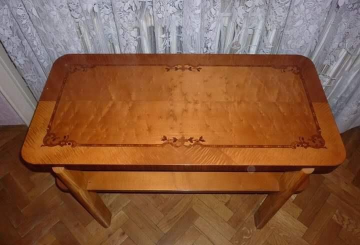 Dormitor vechi din lemn masiv cu intarsie, in stare impecabila