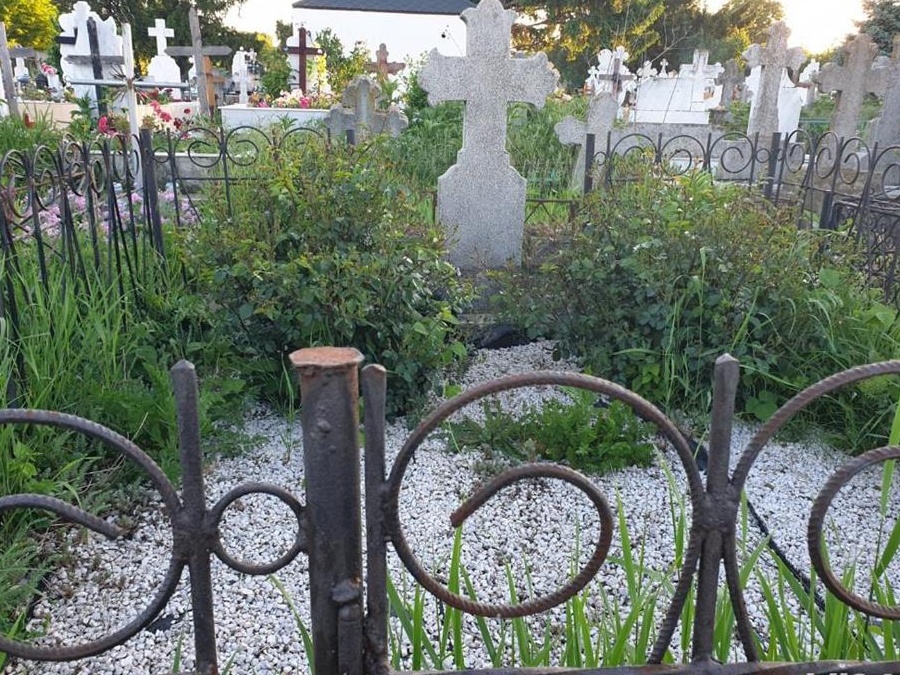 Doua locuri de veci situate in orasul Buftea, in cimitirul parohial Buciumeni
