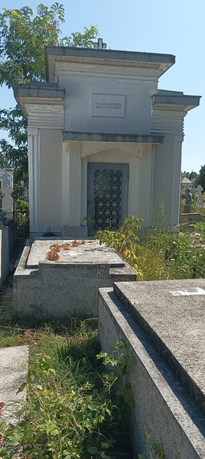 Doua locuri veci.
