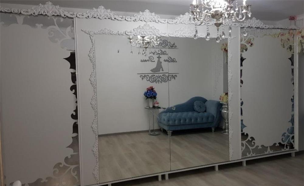 Dressing / dulap/ sifonier 5m lungime, deosebit ,aplicatii sculptate, oglinzi.
