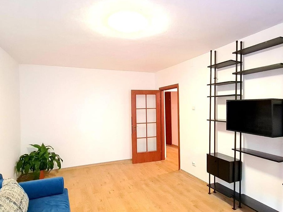 Dristor,apartament 3 camere, 66 mp,boxa direct din balcon