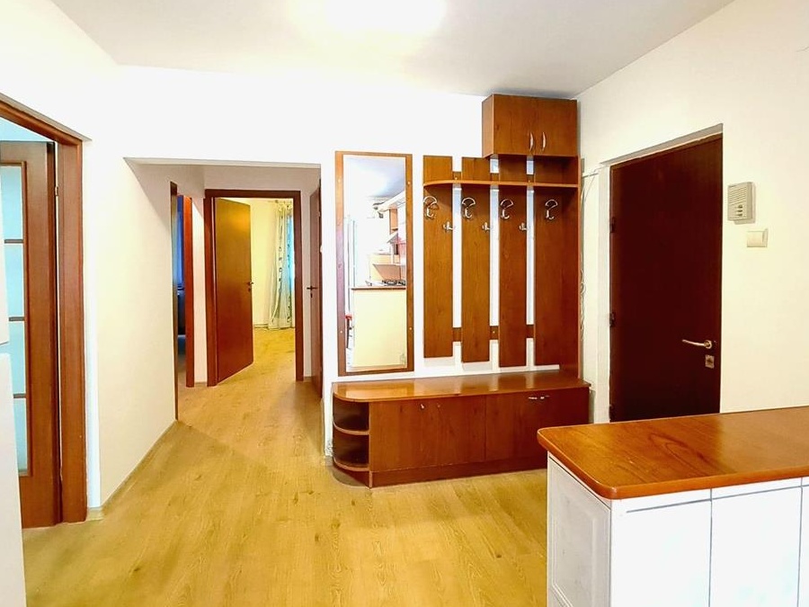 Dristor,apartament 3 camere, 66 mp,boxa direct din balcon