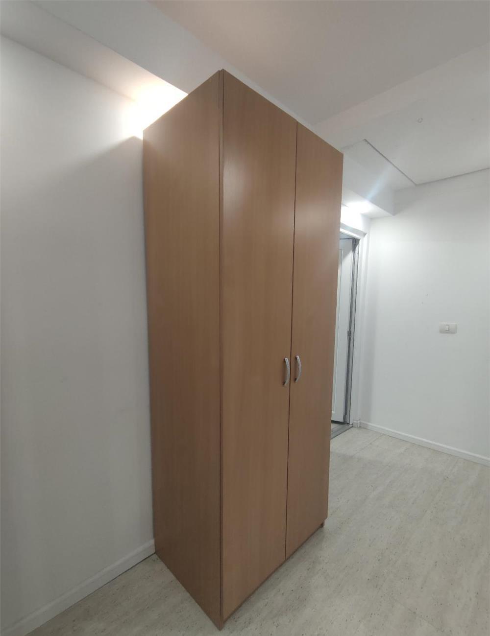 Dulap cu doua usi si birou