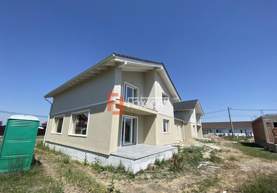 Duplex cu 4 camere, despartit prin garaj, de vanzare, in Sacalaz - ID V3320