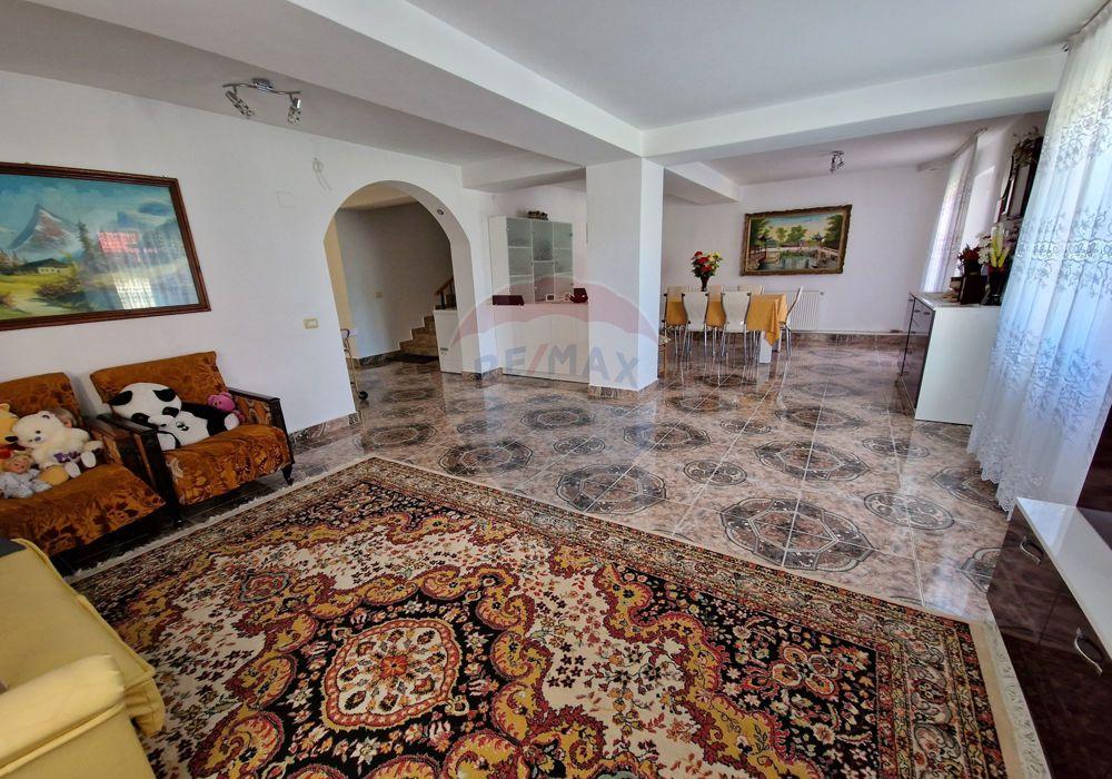 Duplex cu 5 camere, Lilieci - Str. Calea Moldovei
