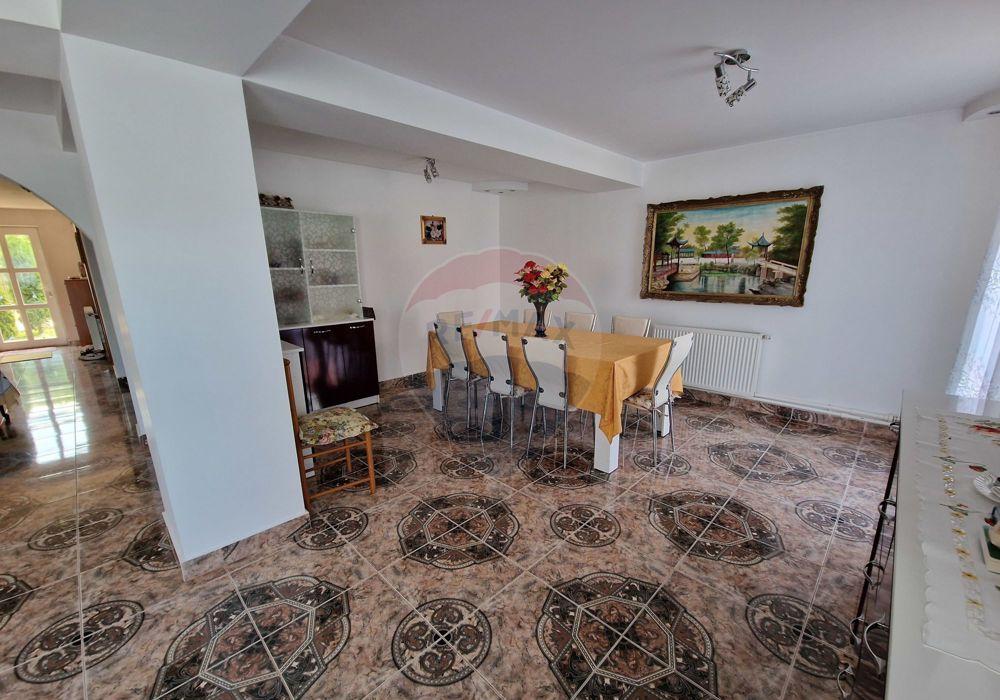 Duplex cu 5 camere, Lilieci - Str. Calea Moldovei
