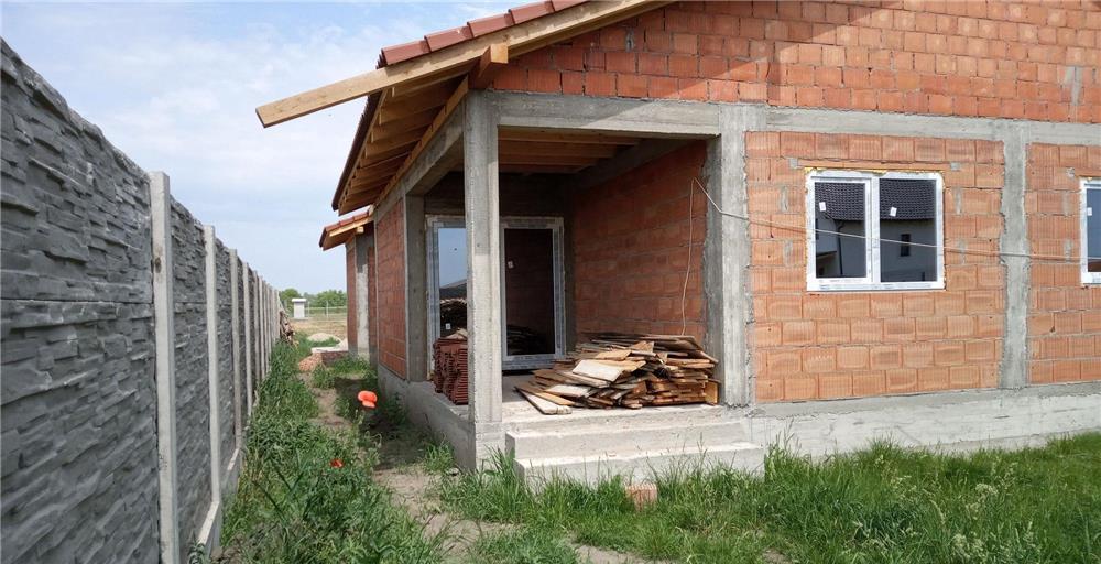 Duplex în Sanmihaiu român!