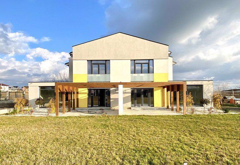 Duplex la un alt nivel cu garaj si curte mare ! Finalizat