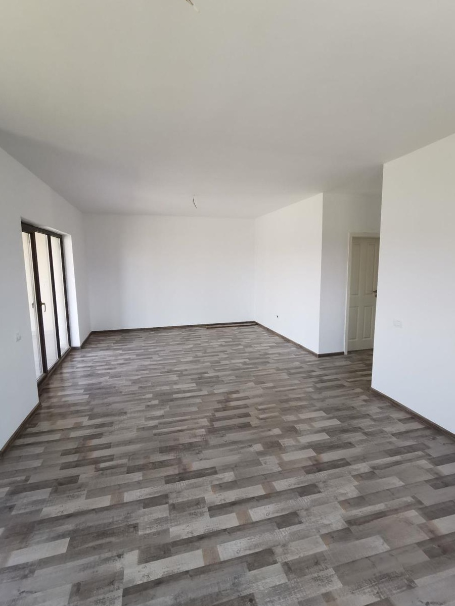 Duplex mosnita noua, str tarinei asfalt