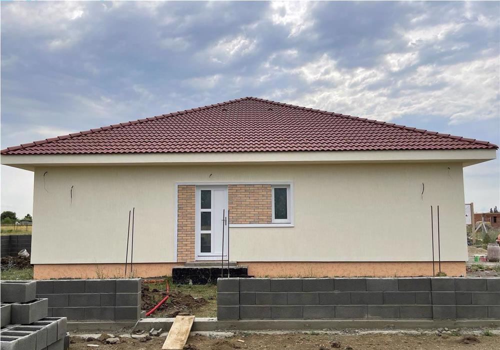 Duplex parter + dormitor matrimonial la mansarda in Mosnita Noua.