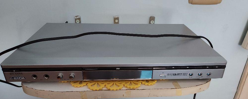 DvD E-BODA DV-444S cu telecomandă