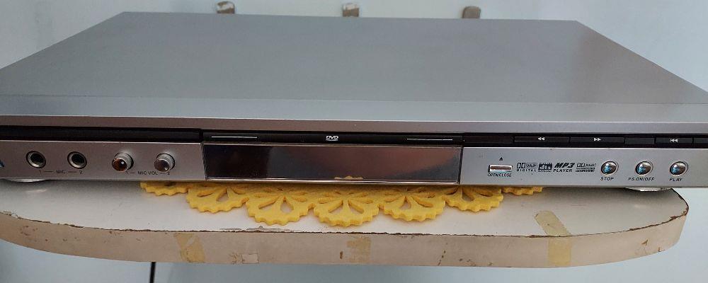 DvD E-BODA DV-444S cu telecomandă