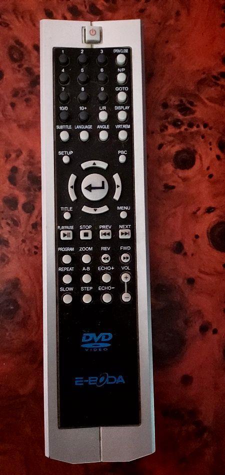 DvD E-BODA DV-444S cu telecomandă