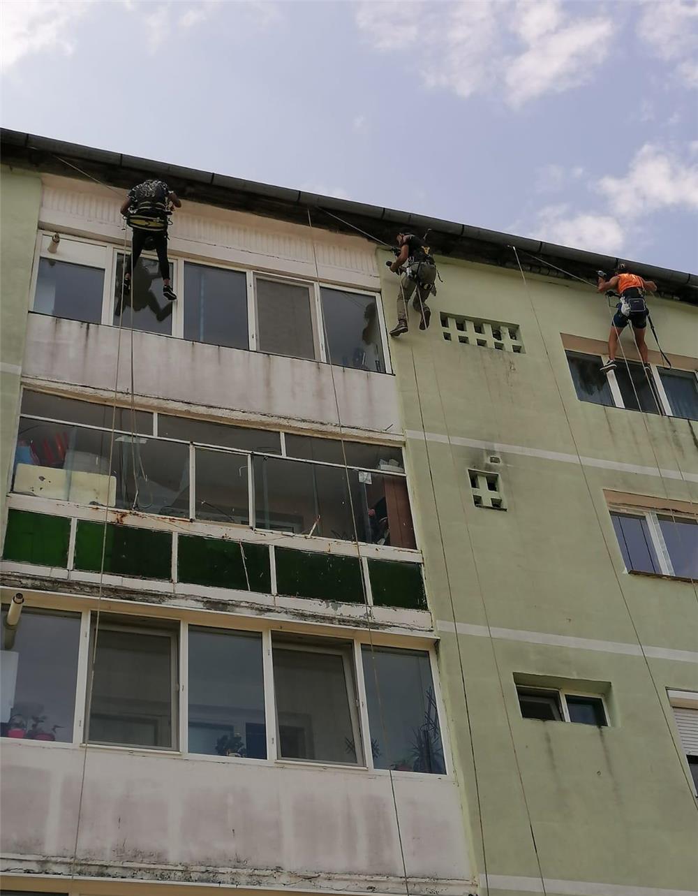 Echipa alpinisti utilitari,vopsitorii hale industriale,zugraveli cu pompa