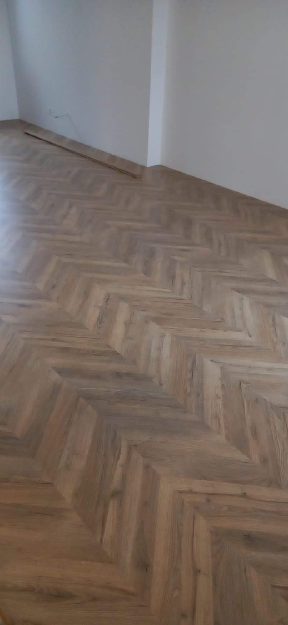 Echipă de constructori