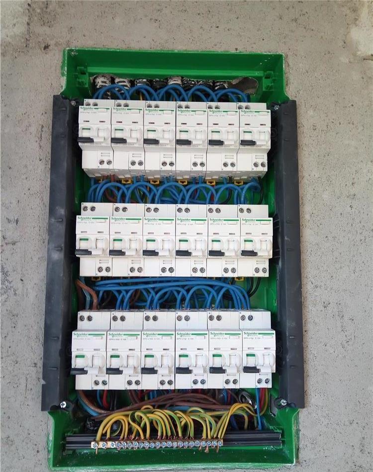 Electrician autorizat / instalatii electrice