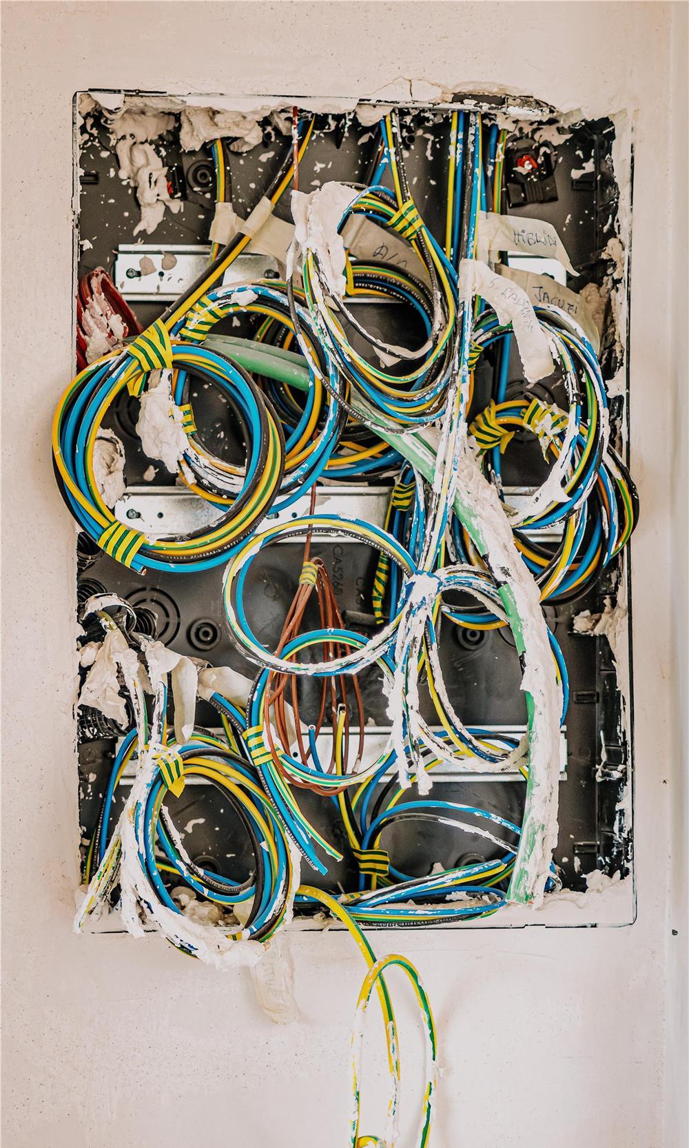 Electrician calificat - ofer factura si garantie