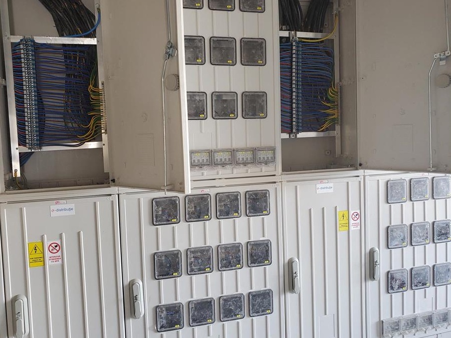 Electrician, calificat sau nu - maxim 40 de ani