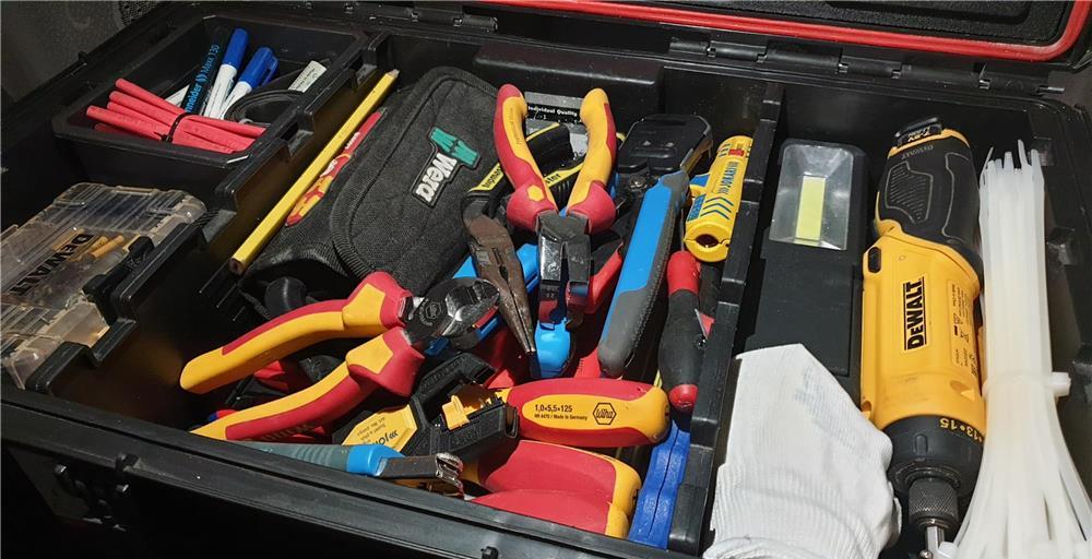 Electrician cu peste 10 ani experienta in domeniu