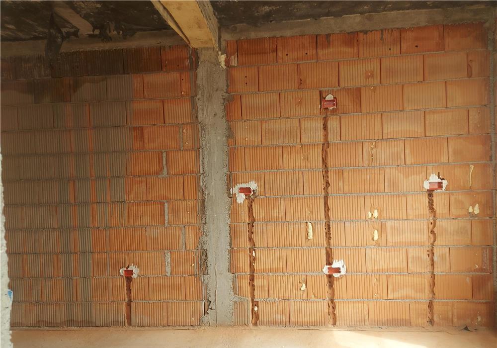 Electrician execut instalatii electrice!