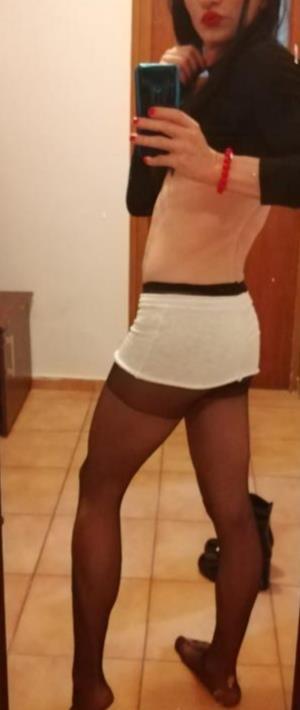 Elena Mistress Cresdressing 29 de ani pentru momente diverse