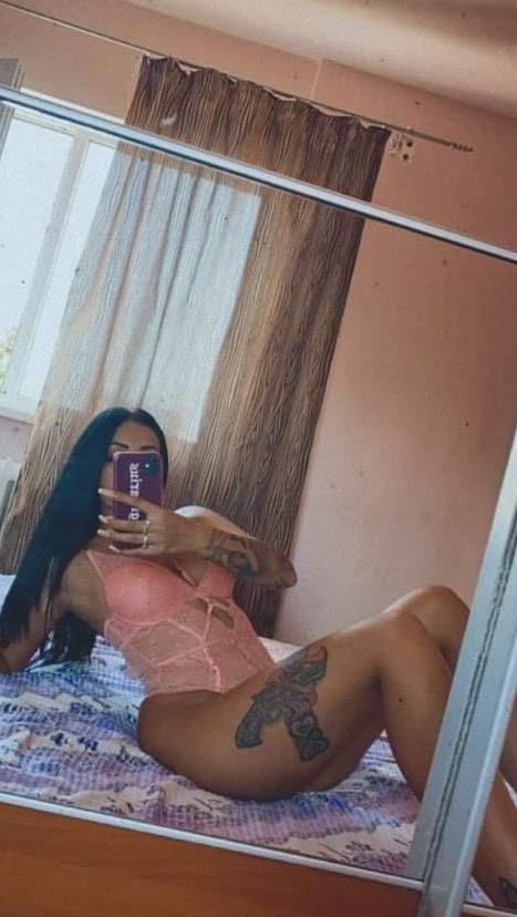 Elisa Brunetă 100% reale