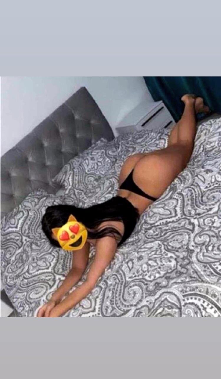 Ella Deplasări La tine Sau Hotel