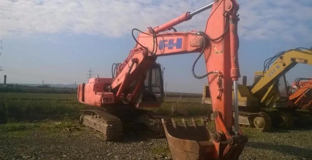 Excavator senile  FIAT HITACHI  EX 215 dezmembrez