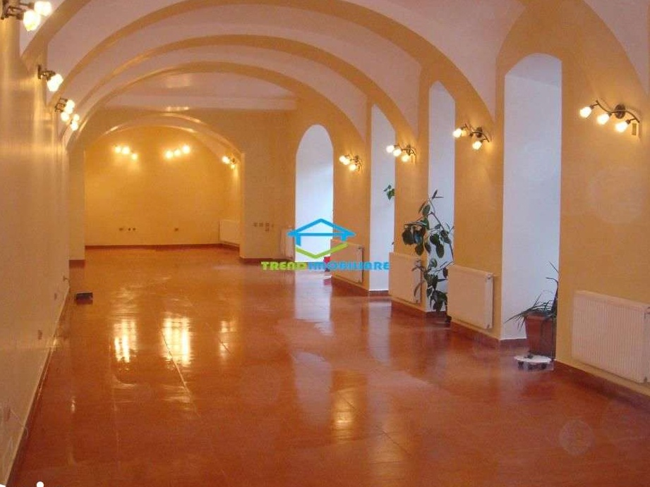 EXCLUSIVITATE 0% Spatiu destinatii multiple 200mp Piata Unirii