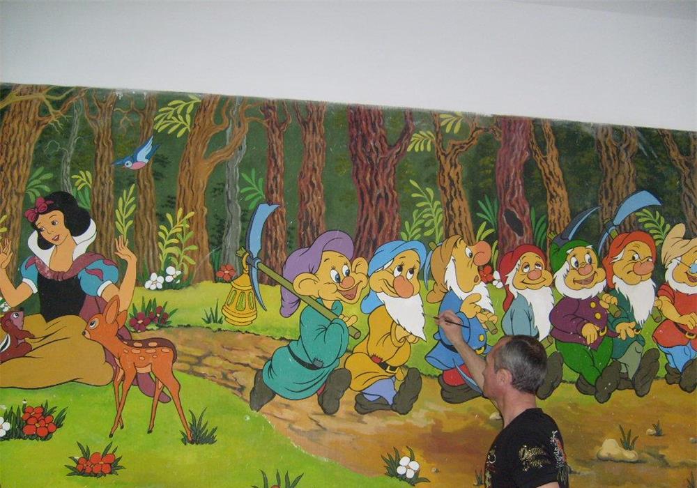 Execut picturi și troițe în culori de ulei